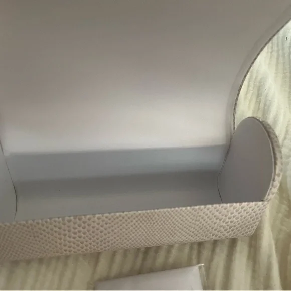 Jimmy Choo Black Sunglasses with Cream Case and Dust Cloth - Picture 4 of 4